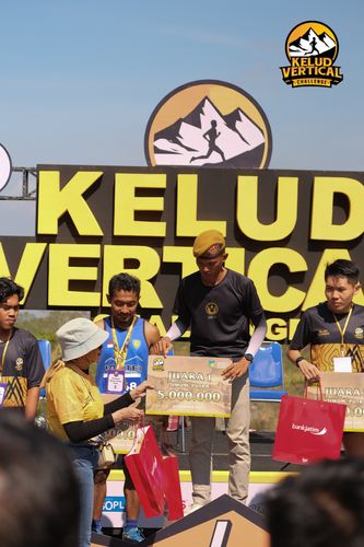 Race photo from Kelud Vertical Challenge 2024