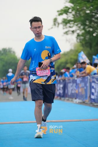 Race photo from Isoplus Run 2024 Surabaya