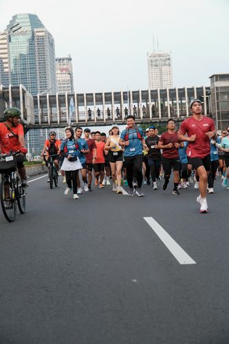 Race photo from NU SKIN RUNNING CLUB