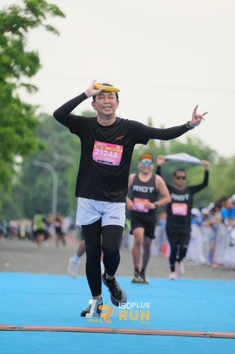 Race photo from Isoplus Run 2024 Surabaya