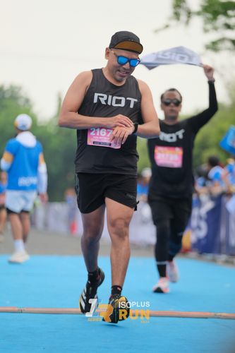 Race photo from Isoplus Run 2024 Surabaya