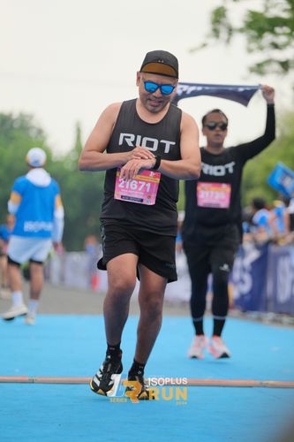 Race photo from Isoplus Run 2024 Surabaya