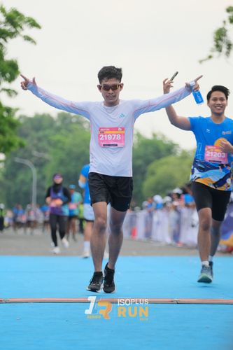 Race photo from Isoplus Run 2024 Surabaya