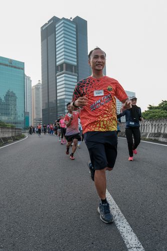 Race photo from NU SKIN RUNNING CLUB