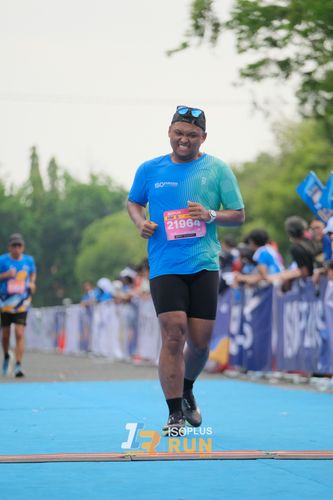 Race photo from Isoplus Run 2024 Surabaya