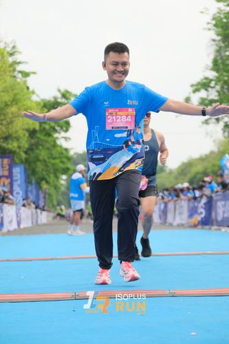 Race photo from Isoplus Run 2024 Surabaya