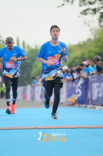 Race photo from Isoplus Run 2024 Surabaya