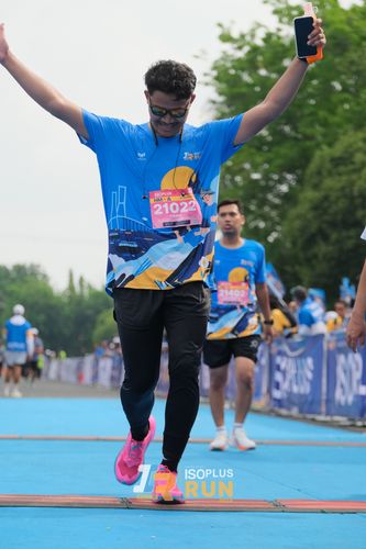 Race photo from Isoplus Run 2024 Surabaya