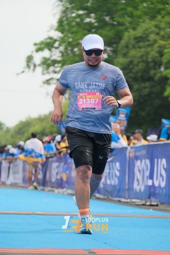Race photo from Isoplus Run 2024 Surabaya
