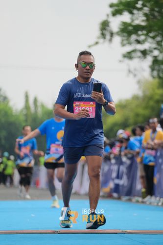Race photo from Isoplus Run 2024 Surabaya