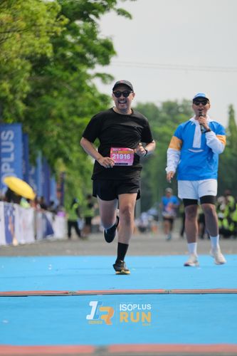 Race photo from Isoplus Run 2024 Surabaya