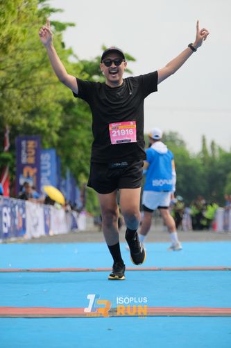 Race photo from Isoplus Run 2024 Surabaya