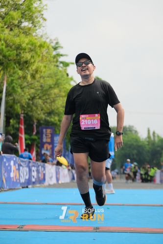 Race photo from Isoplus Run 2024 Surabaya