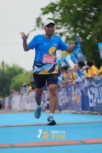 Race photo from Isoplus Run 2024 Surabaya