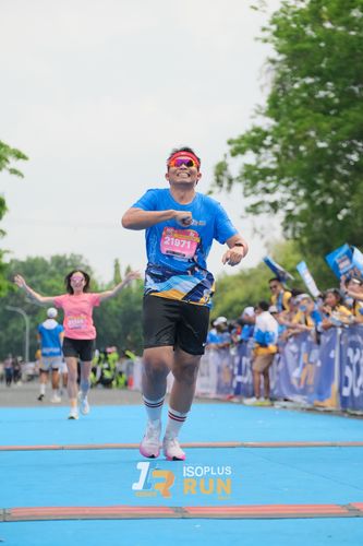 Race photo from Isoplus Run 2024 Surabaya