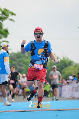 Race photo from Isoplus Run 2024 Surabaya