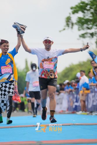 Race photo from Isoplus Run 2024 Surabaya
