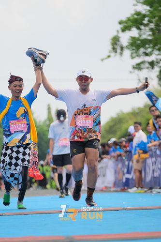 Race photo from Isoplus Run 2024 Surabaya