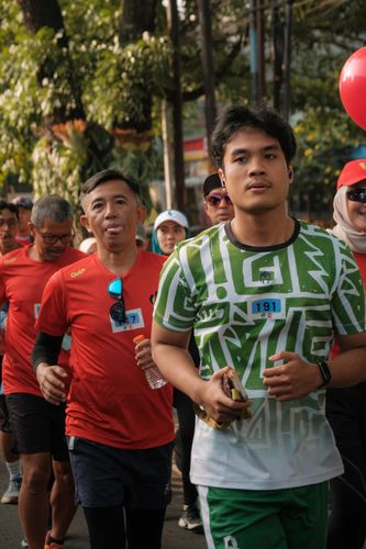 Race photo from Running 5 K