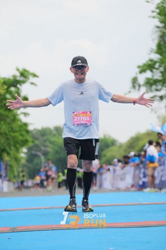 Race photo from Isoplus Run 2024 Surabaya