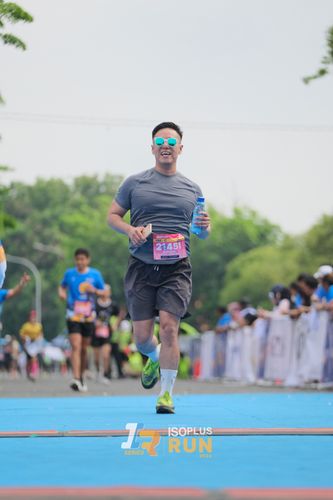 Race photo from Isoplus Run 2024 Surabaya