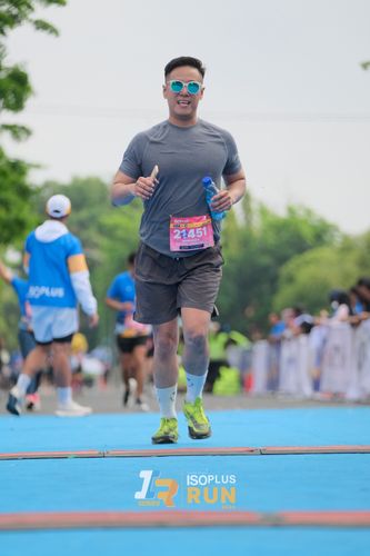 Race photo from Isoplus Run 2024 Surabaya
