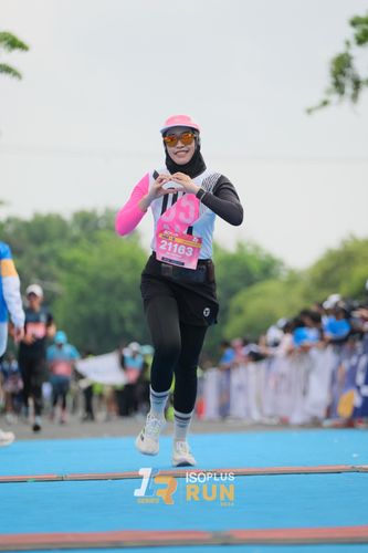 Race photo from Isoplus Run 2024 Surabaya