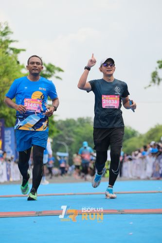 Race photo from Isoplus Run 2024 Surabaya