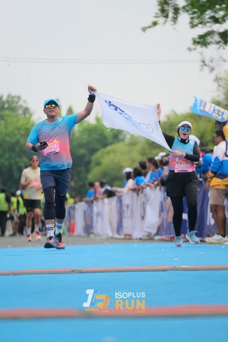 Race photo from Isoplus Run 2024 Surabaya