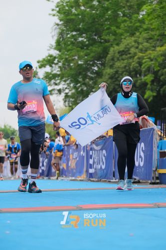 Race photo from Isoplus Run 2024 Surabaya