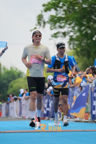 Race photo from Isoplus Run 2024 Surabaya