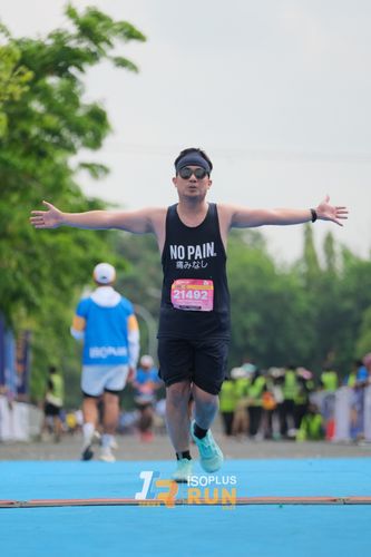 Race photo from Isoplus Run 2024 Surabaya