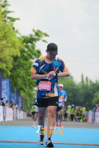 Race photo from Isoplus Run 2024 Surabaya