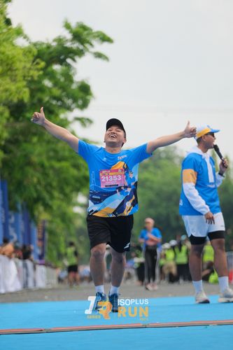 Race photo from Isoplus Run 2024 Surabaya