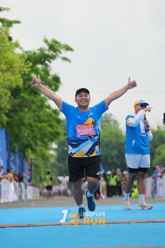 Race photo from Isoplus Run 2024 Surabaya