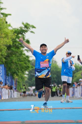 Race photo from Isoplus Run 2024 Surabaya