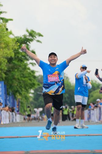 Race photo from Isoplus Run 2024 Surabaya