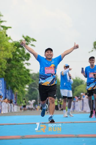 Race photo from Isoplus Run 2024 Surabaya