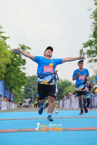 Race photo from Isoplus Run 2024 Surabaya