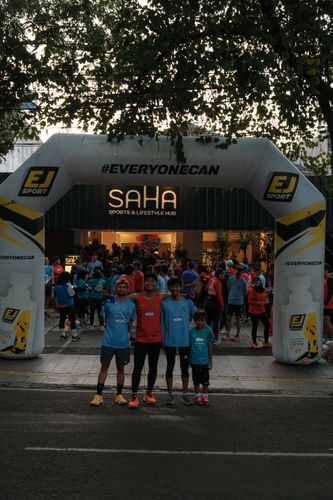 Race photo from Happy One Decade Unpad Runner