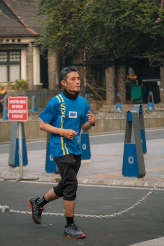 Race photo from Running 5 K