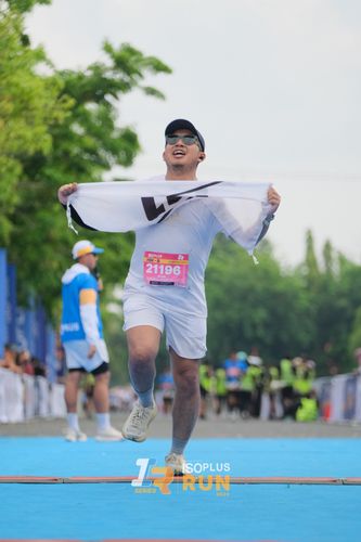 Race photo from Isoplus Run 2024 Surabaya