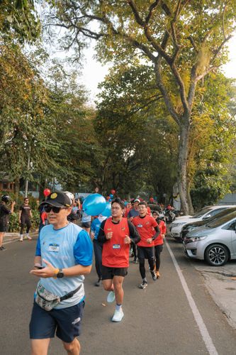 Race photo from Happy One Decade Unpad Runner
