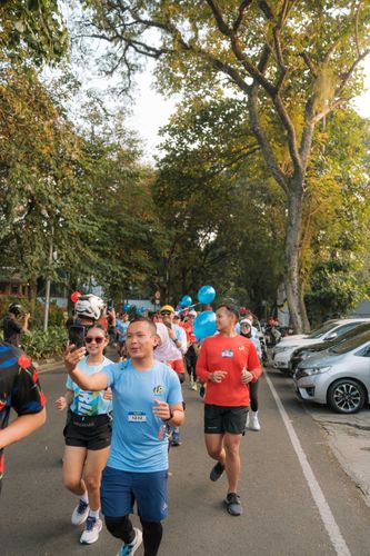 Race photo from Happy One Decade Unpad Runner