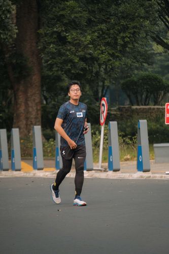 Race photo from Running 5 K
