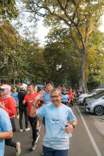 Race photo from Happy One Decade Unpad Runner