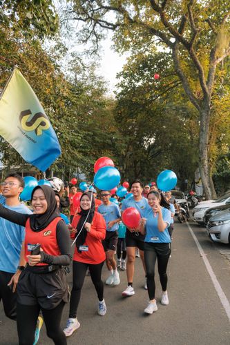 Race photo from Happy One Decade Unpad Runner