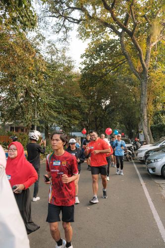 Race photo from Happy One Decade Unpad Runner