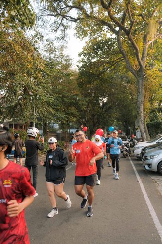 Race photo from Happy One Decade Unpad Runner