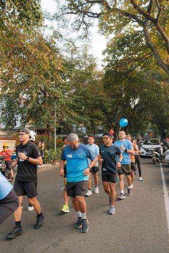 Race photo from Happy One Decade Unpad Runner